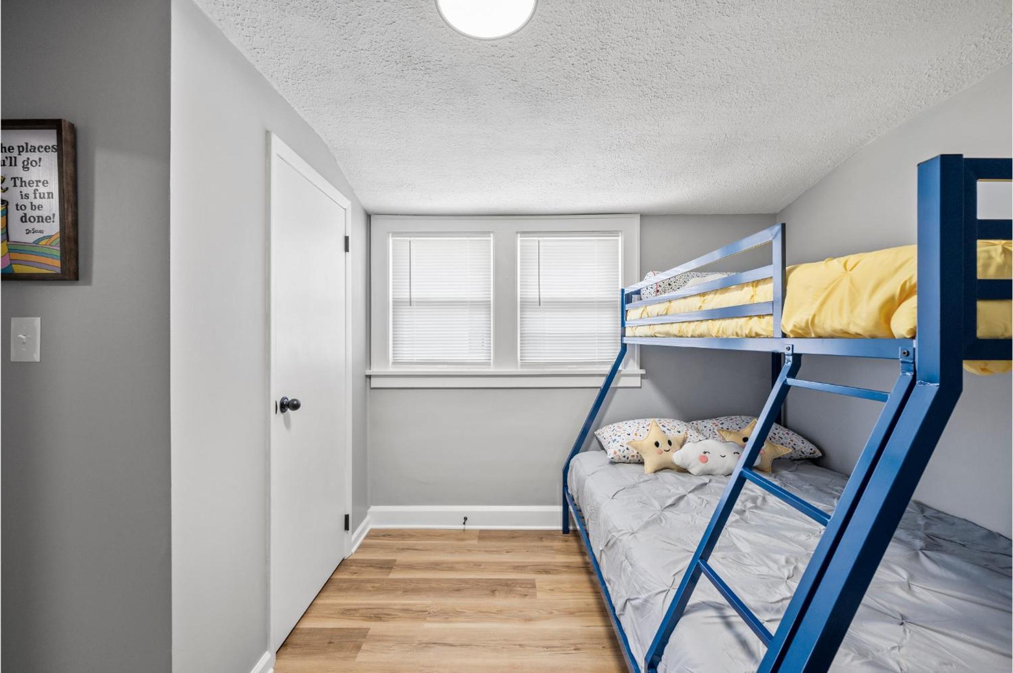 Amazing Parma Home King Bed Full Office Room Exterior foto